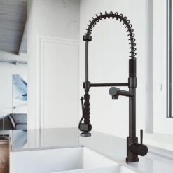 Zurich Single-Handle Pull-Down Sprayer Kitchen Faucet In Matte Black