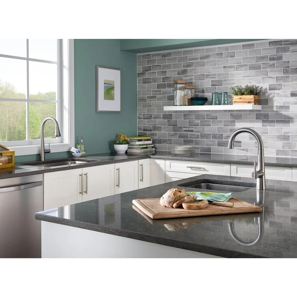 Edgewater Single-Handle Pull-Down Sprayer Kitchen Faucet With SelctFlo In Stainless Steel 5 Edgewater Single-Handle Pull-Down Sprayer Kitchen Faucet With SelctFlo In Stainless Steel - Image 3