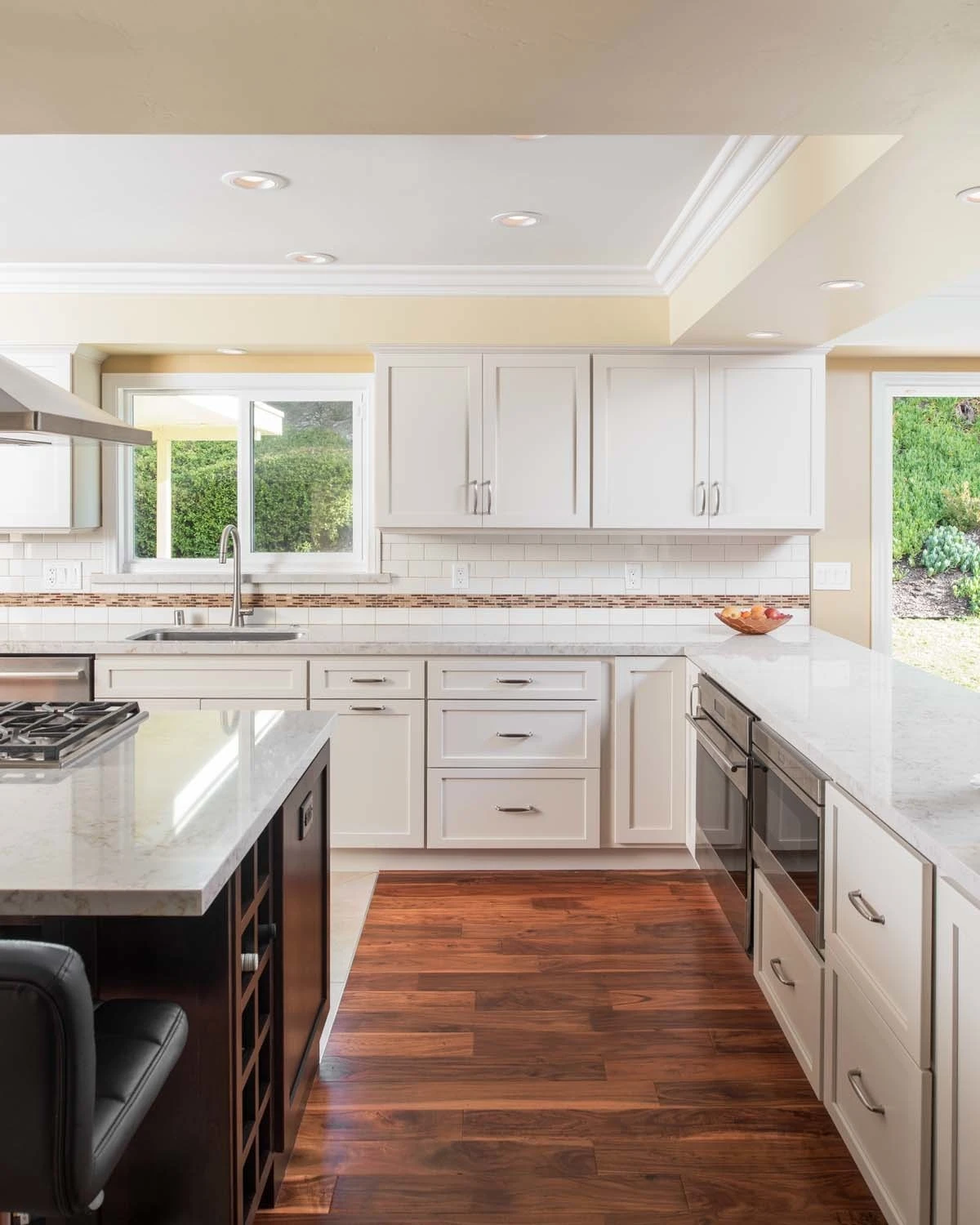 BuildDirect Acacia Handscraped Cognac 3mm Thick RL X 4.75" Engineered Hardwood Flooring (33.1 Sq Ft Per Box) 9 BuildDirect Acacia Handscraped Cognac 3mm Thick RL X 4.75" Engineered Hardwood Flooring (33.1 Sq Ft Per Box) - Image 7