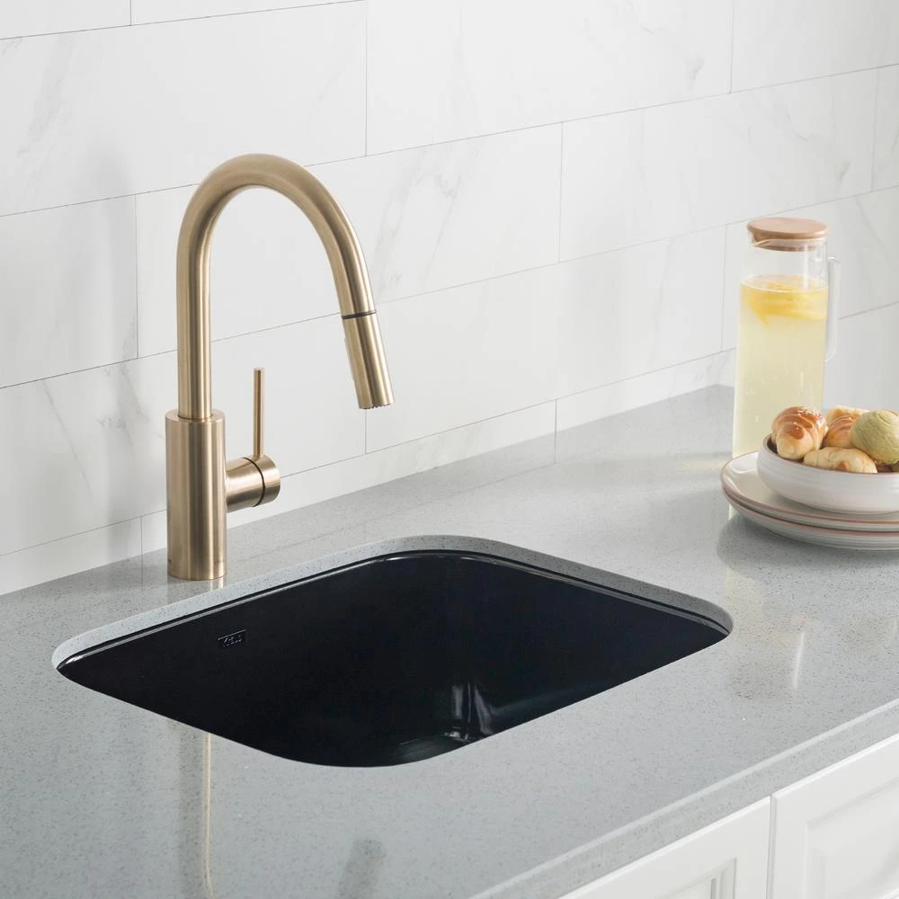 Oletto Single-Handle Pull-Down Sprayer Kitchen Faucet In Gold 8 Oletto Single-Handle Pull-Down Sprayer Kitchen Faucet In Gold - Image 6