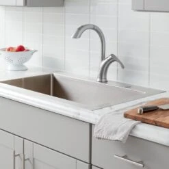 Ginger Single-Handle Pull-Down Sprayer Kitchen Faucet In Brushed Nickel -Valpar Bathroom Shop f7e95b84a4d79c6355dd469bce860b83 1800x1800